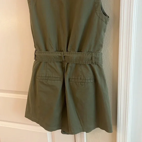 🫒 Abercrombie & Fitch Olive Green Romper, Size: M - Picture 10 of 17